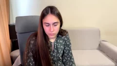 Snapshot of alicekollt chatting on 19, 10, 2025 alicekollt online show from 19, 10, 2025