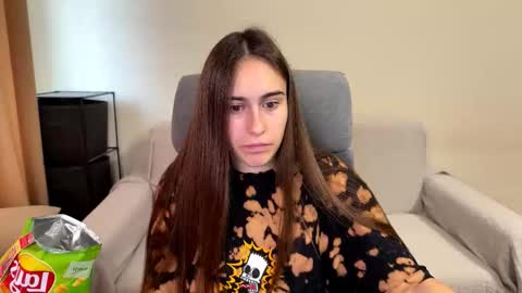 Snapshot of alicekollt chatting on 11, 11, 2025 alicekollt online show from 11, 11, 2025