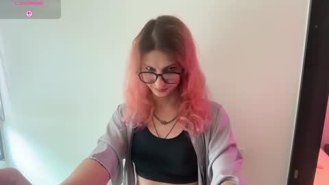 Snapshot of alicepinkhead chatting on 16, 7, 2026 AlicePinkhead online show from 16, 7, 2026