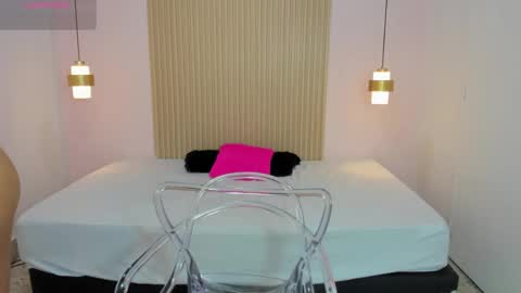 Snapshot of aliceross1 chatting on 15, 5, 2026 AliceRoss online show from 15, 5, 2026