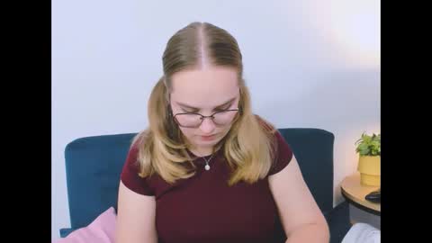 alicesensitive online show from 19, 12, 2025