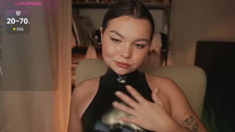 Snapshot of alicesweetlove chatting on 22, 9, 2025 Alice online show from 22, 9, 2025