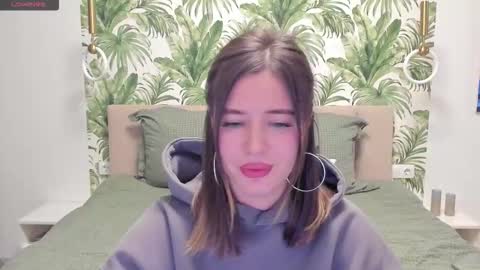 Snapshot of alicetuker chatting on 7, 11, 2025 Alice online show from 7, 11, 2025