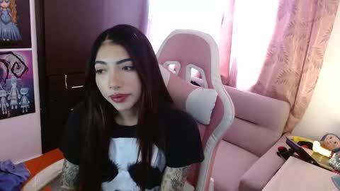 Snapshot of alicia_key_ chatting on 3, 10, 2025 ALICIA online show from 3, 10, 2025