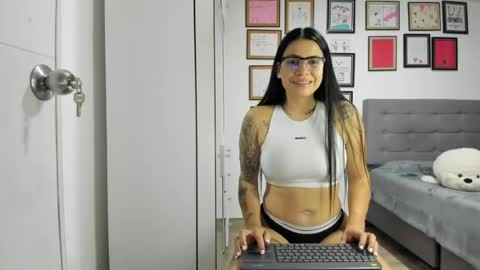 alicia_rainbow online show from 9, 8, 2026