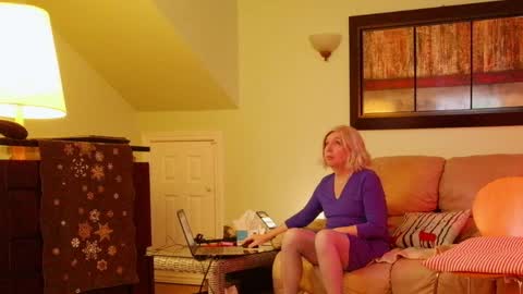 Alicia deHart  Help me reach 1000 Followers. Its FREE online show from 7, 4, 2026