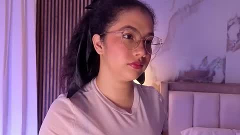Snapshot of alicialevy chatting on 19, 1, 2026 LUNA online show from 19, 1, 2026