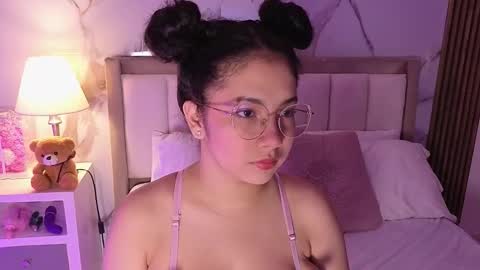 Snapshot of alicialevy chatting on 12, 2, 2026 LUNA online show from 12, 2, 2026