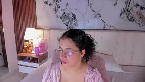 Snapshot of alicialevy chatting on 1, 5, 2026 LUNA online show from 1, 5, 2026