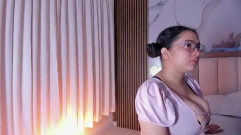 Snapshot of alicialevy chatting on 17, 5, 2026 LUNA online show from 17, 5, 2026