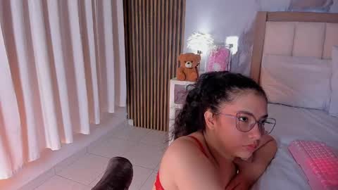 Snapshot of alicialevy chatting on 24, 5, 2026 LUNA online show from 24, 5, 2026