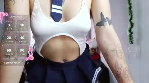 aliciia_23 online show from 5, 2, 2026