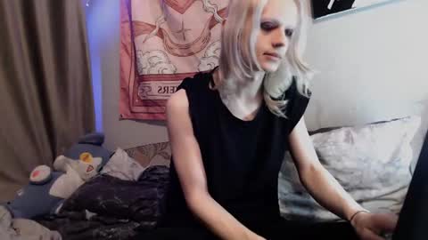 Alien Bella online show from 22, 6, 2026