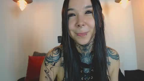 Snapshot of alien_eyes09 chatting on 25, 4, 2026 online show from 25, 4, 2026