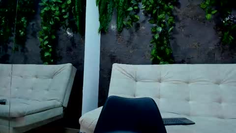 Snapshot of aliice_greco chatting on 21, 12, 2025 Alice online show from 21, 12, 2025