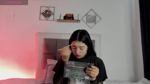 aliice_walker_ online show from 10, 1, 2025