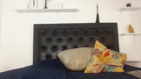 alika_jonhson_ online show from 12, 10, 2025