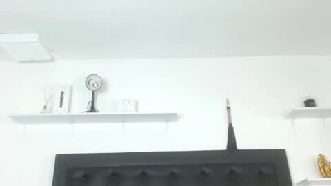 alika_jonhson_ online show from 12, 10, 2025