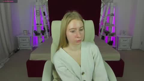 Snapshot of alina__blonde chatting on 23, 4, 2026 Alina online show from 23, 4, 2026