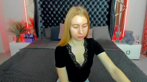Snapshot of alina__blonde chatting on 7, 5, 2026 Alina online show from 7, 5, 2026