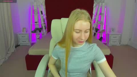 Snapshot of alina__blonde chatting on 14, 5, 2026 Alina online show from 14, 5, 2026