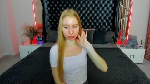 Snapshot of alina__blonde chatting on 16, 5, 2026 Alina online show from 16, 5, 2026
