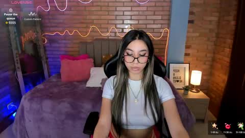 Snapshot of alina_honeyx chatting on 25, 5, 2026 Alina online show from 25, 5, 2026