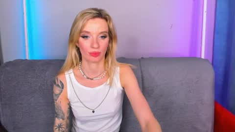 Snapshot of alina_lovelyx chatting on 27, 3, 2026 Alina online show from 27, 3, 2026