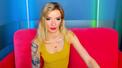 Snapshot of alina_lovelyx chatting on 15, 4, 2026 Alina online show from 15, 4, 2026