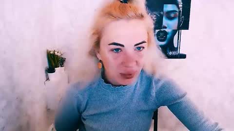 Snapshot of alinafrey_ chatting on 14, 10, 2025 Alina online show from 14, 10, 2025