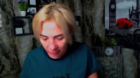 Snapshot of alinafrey_ chatting on 20, 10, 2025 Alina online show from 20, 10, 2025