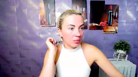 Snapshot of alinafrey_ chatting on 30, 10, 2025 Alina online show from 30, 10, 2025