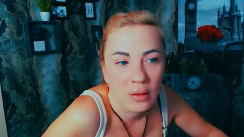 Snapshot of alinafrey_ chatting on 29, 11, 2025 Alina online show from 29, 11, 2025