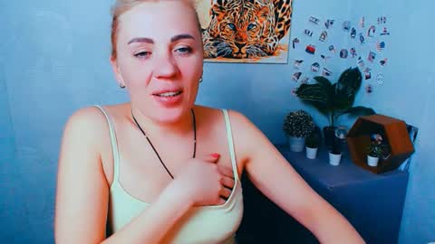 Snapshot of alinafrey_ chatting on 10, 2, 2026 Alina online show from 10, 2, 2026
