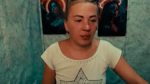 Snapshot of alinafrey_ chatting on 4, 8, 2026 Alina online show from 4, 8, 2026