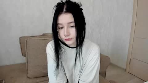 Aline Greeeen online show from 3, 3, 2025