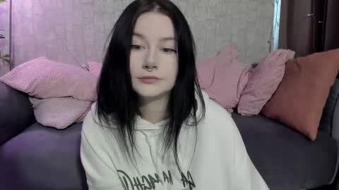 Aline Greeeen online show from 10, 11, 2025