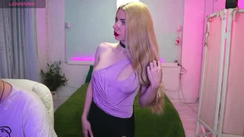 Snapshot of alisaaleks chatting on 17, 4, 2026 Alisa Aleks online show from 17, 4, 2026