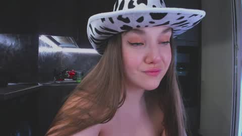 Snapshot of alisaxfox chatting on 19, 4, 2026 Alisa online show from 19, 4, 2026