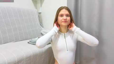 Snapshot of alisia_spinnet chatting on 9, 4, 2026 Alisia online show from 9, 4, 2026