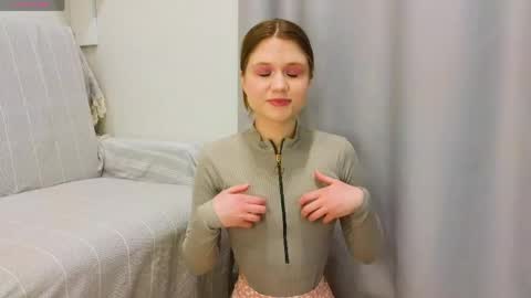 Snapshot of alisia_spinnet chatting on 14, 5, 2026 Alisia online show from 14, 5, 2026