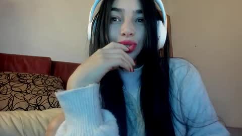 Alisson369  online show from 9, 9, 2025