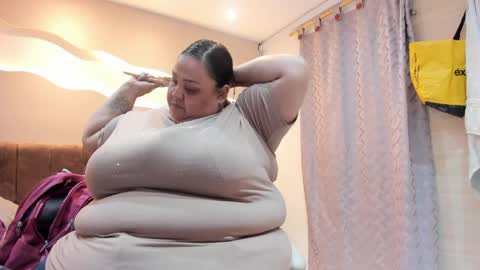Snapshot of alisson_am chatting on 9, 4, 2026 Alisson online show from 9, 4, 2026