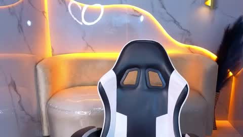 alisson_tx_ online show from 13, 4, 2026