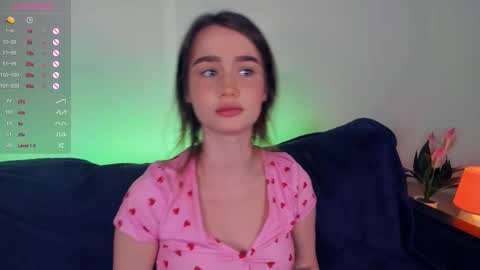 Snapshot of alivialovely chatting on 12, 10, 2025 Alivia online show from 12, 10, 2025