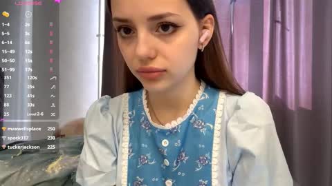 Snapshot of alizavigneau chatting on 25, 3, 2026 Alice online show from 25, 3, 2026