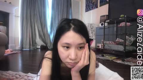 Alize Zaide online show from 10, 11, 2025