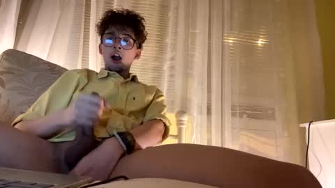 Snapshot of allenbijusimon chatting on 6, 4, 2026 Allen Biju online show from 6, 4, 2026