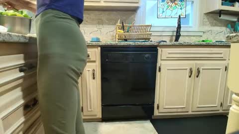 Snapshot of allgood4u chatting on 17, 1, 2026 wishlist on bio online show from 17, 1, 2026