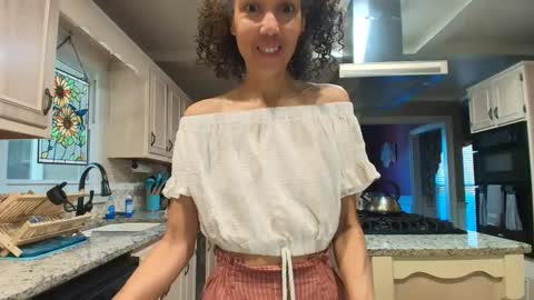 Snapshot of allgood4u chatting on 11, 4, 2026 wishlist on bio online show from 11, 4, 2026